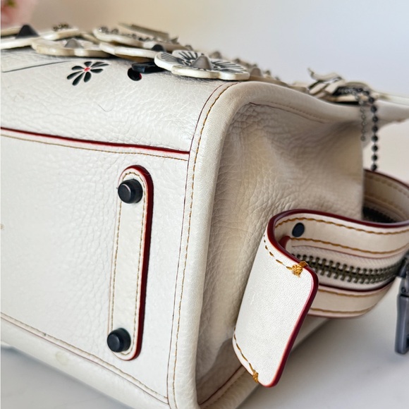 Coach Rogue 25 In Glovetanned Pebble Leather With Wild Tea Rose Chalk - Picture 10 of 16